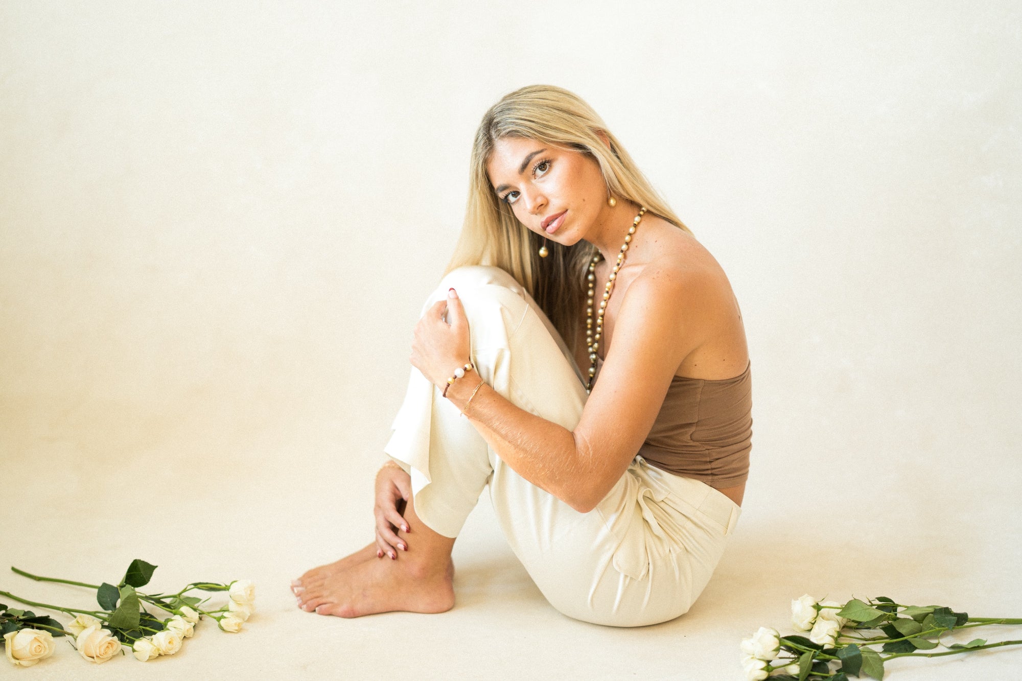 South Sea Gold & White Daisy Bracelet