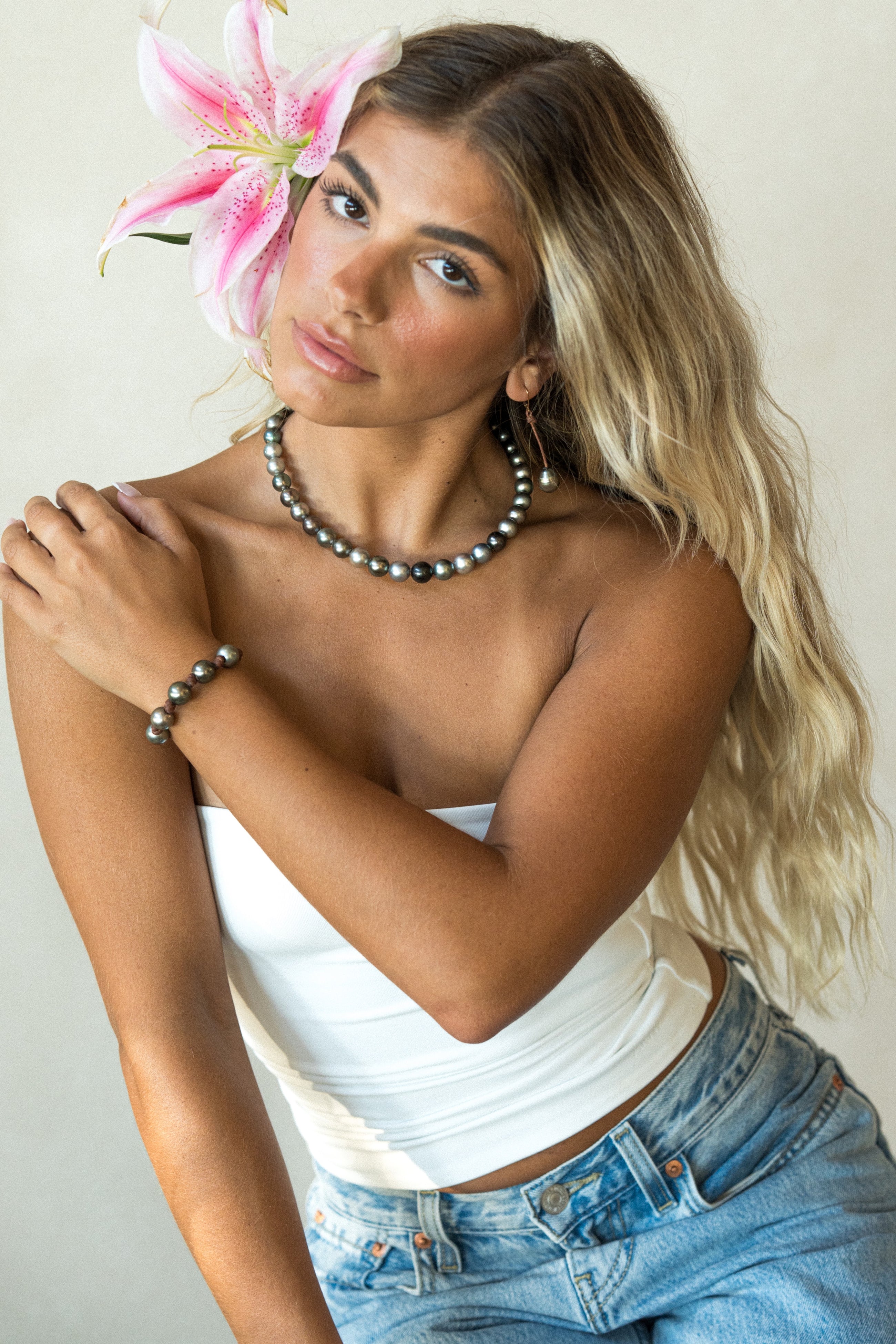 Black Tahitian Lariat