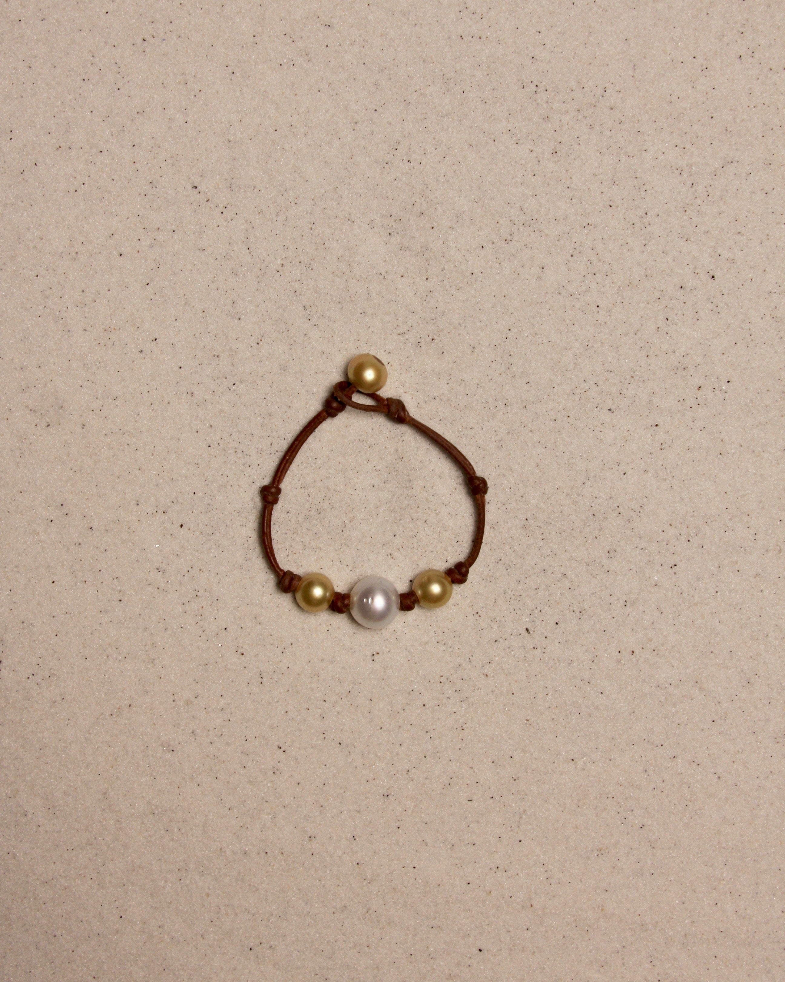 South Sea Gold & White Daisy Bracelet