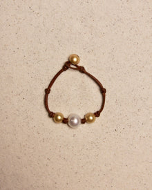 South Sea Gold & White Daisy Bracelet