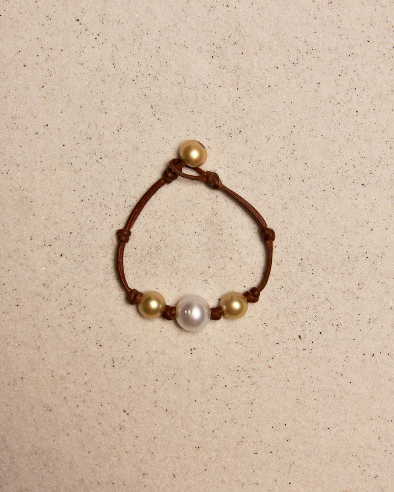South Sea Gold & White Daisy Bracelet