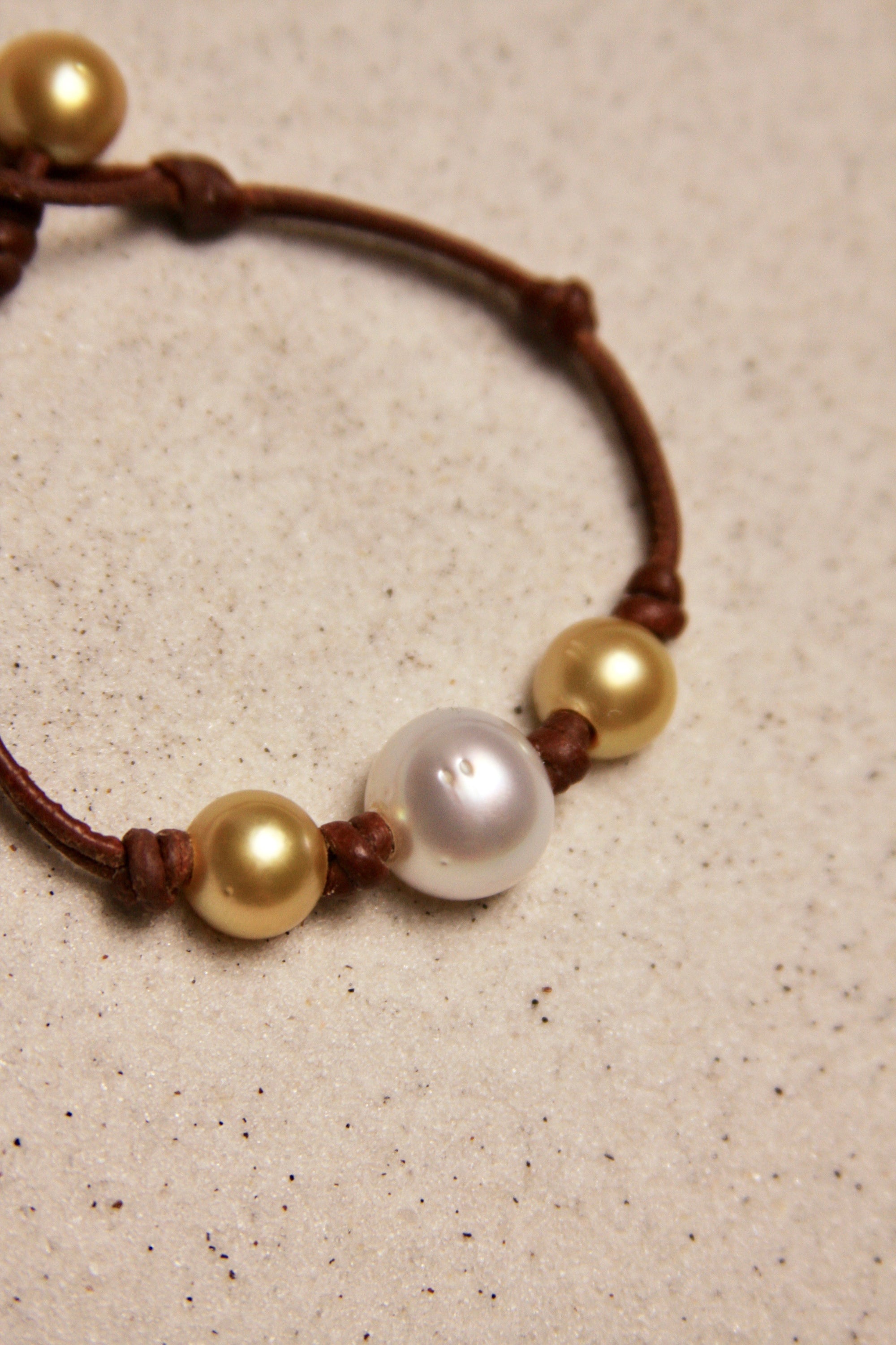 South Sea Gold & White Daisy Bracelet