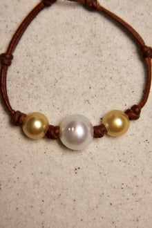 South Sea Gold & White Daisy Bracelet