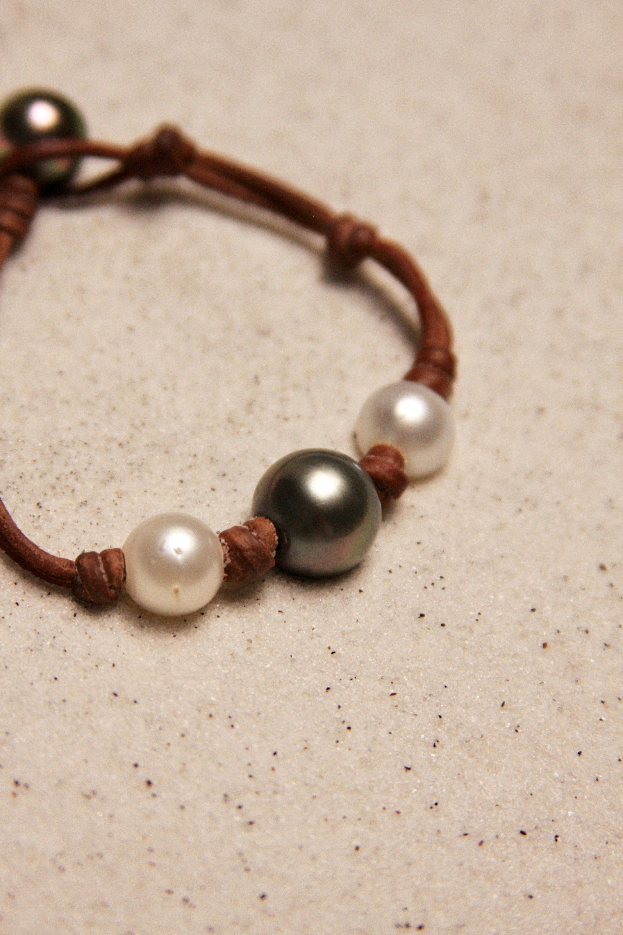 White South Sea &  Black Tahitian Daisy Bracelet