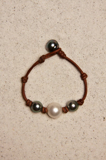 Black Tahitian & White South Sea Daisy Bracelet