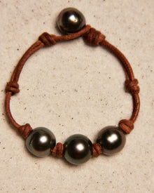 Tahitian Three Pearl Bracelet with Knots