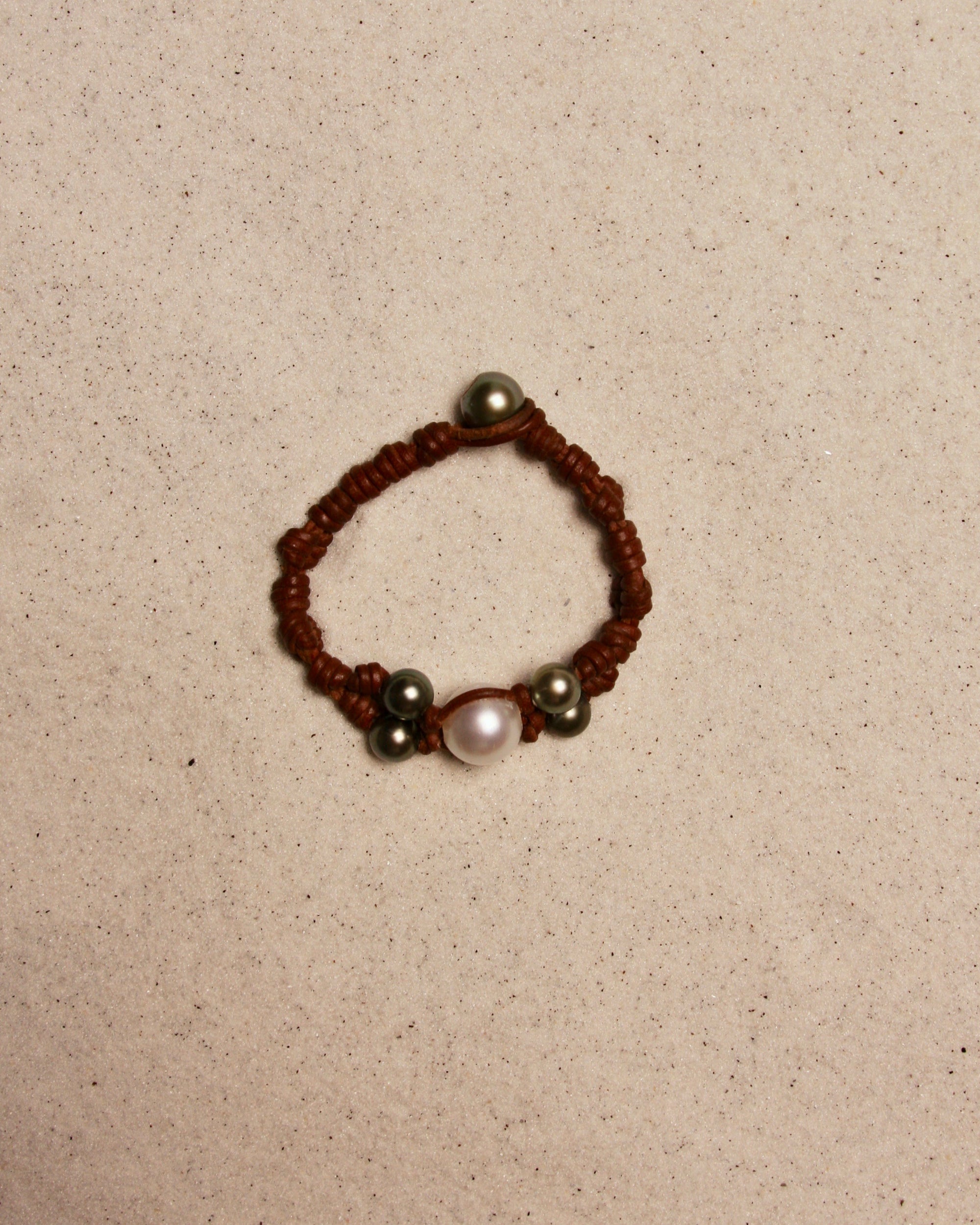 White South Sea & Black Tahitian Wendy