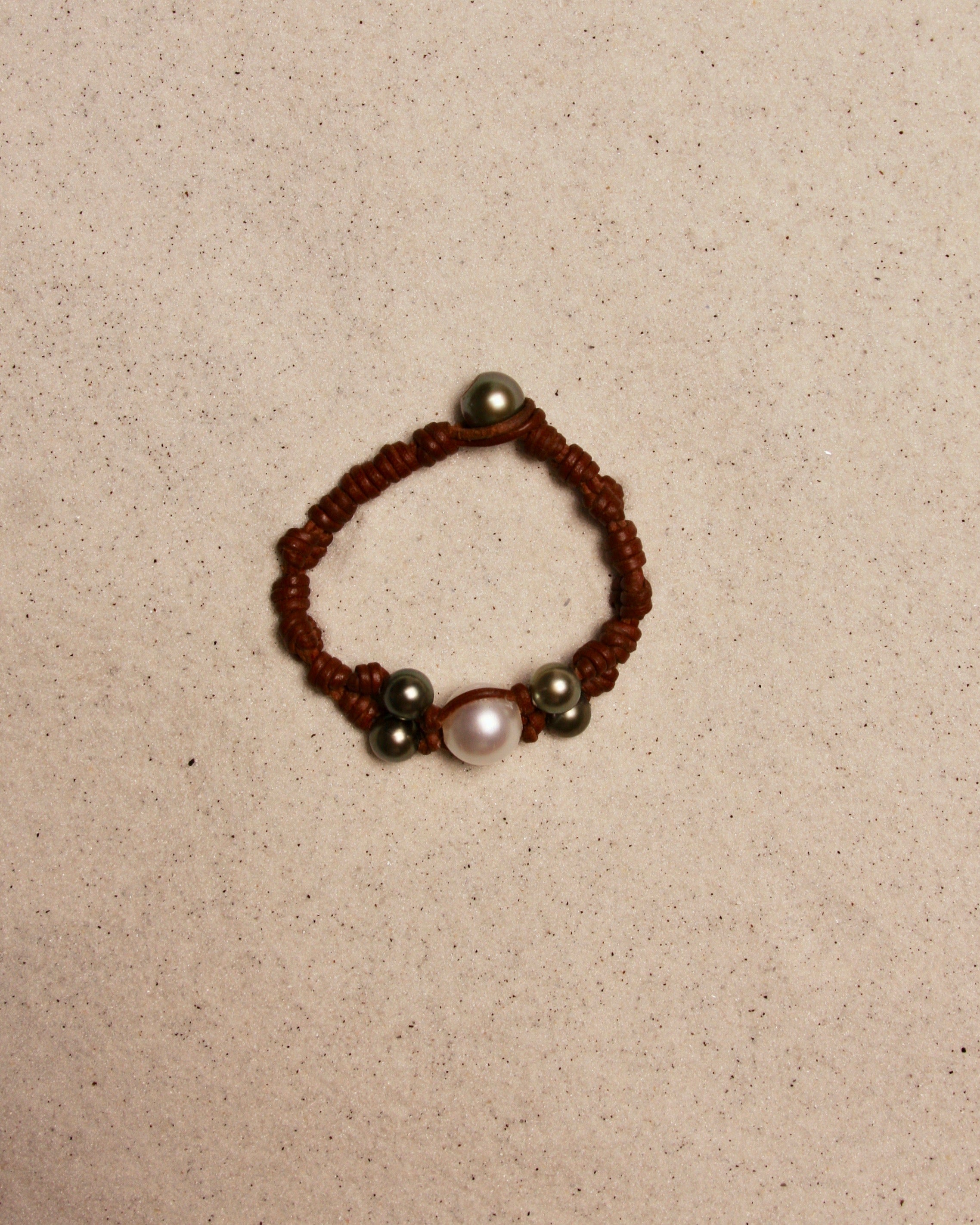 White South Sea & Black Tahitian Wendy