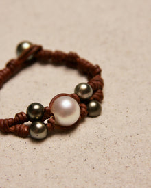 White South Sea & Black Tahitian Wendy