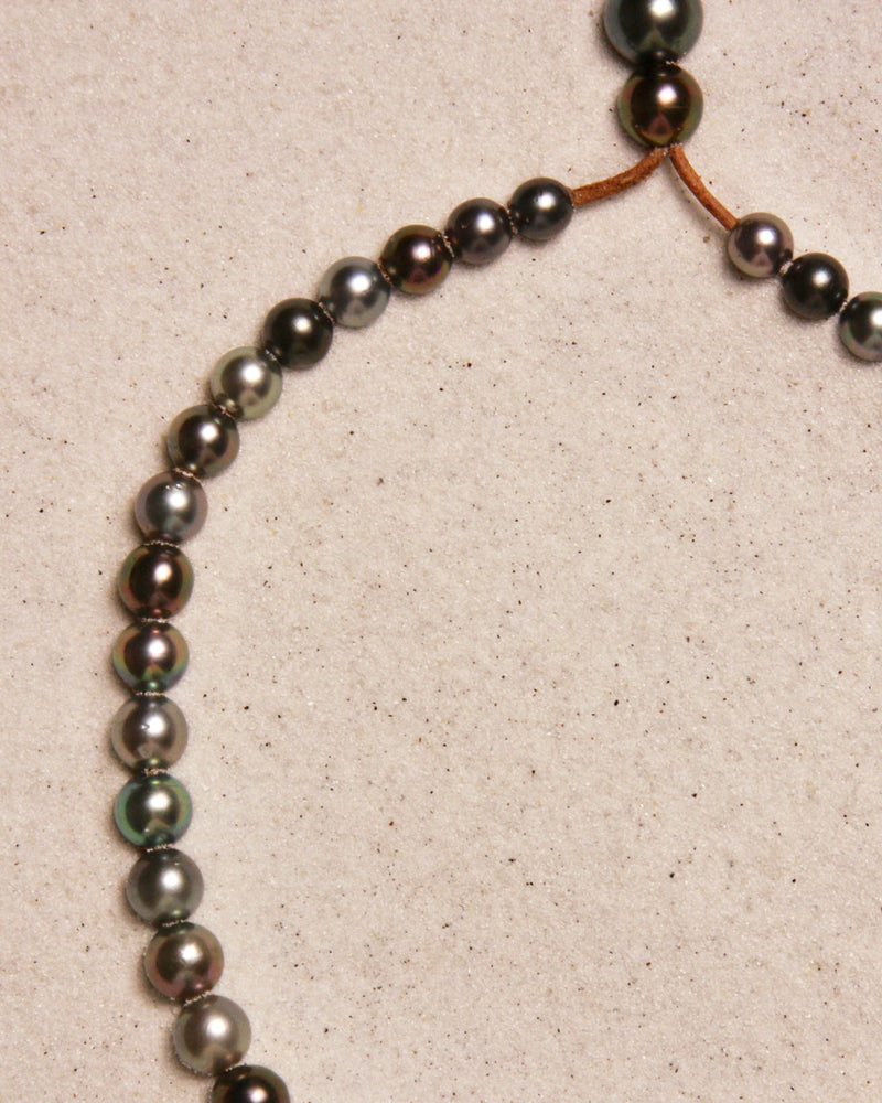 Black Tahitian Lariat