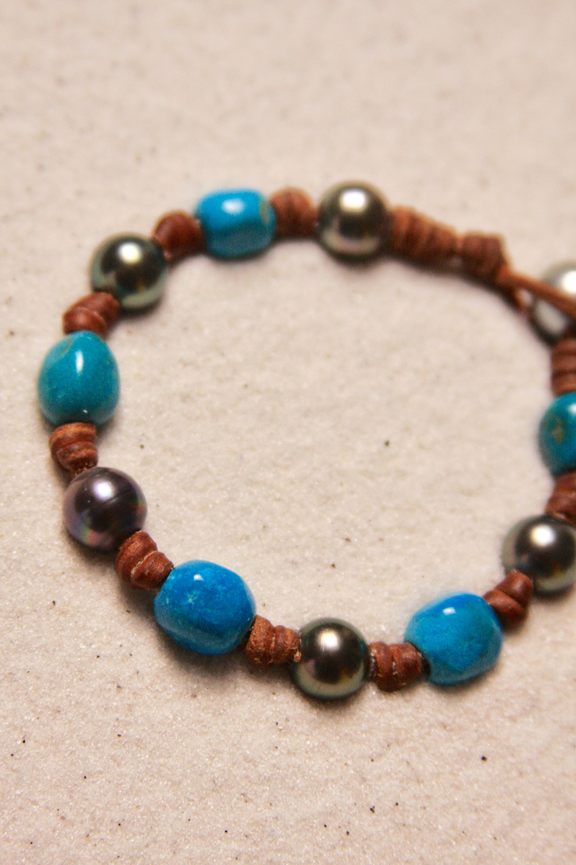 All Around Turquoise & Black Tahitian