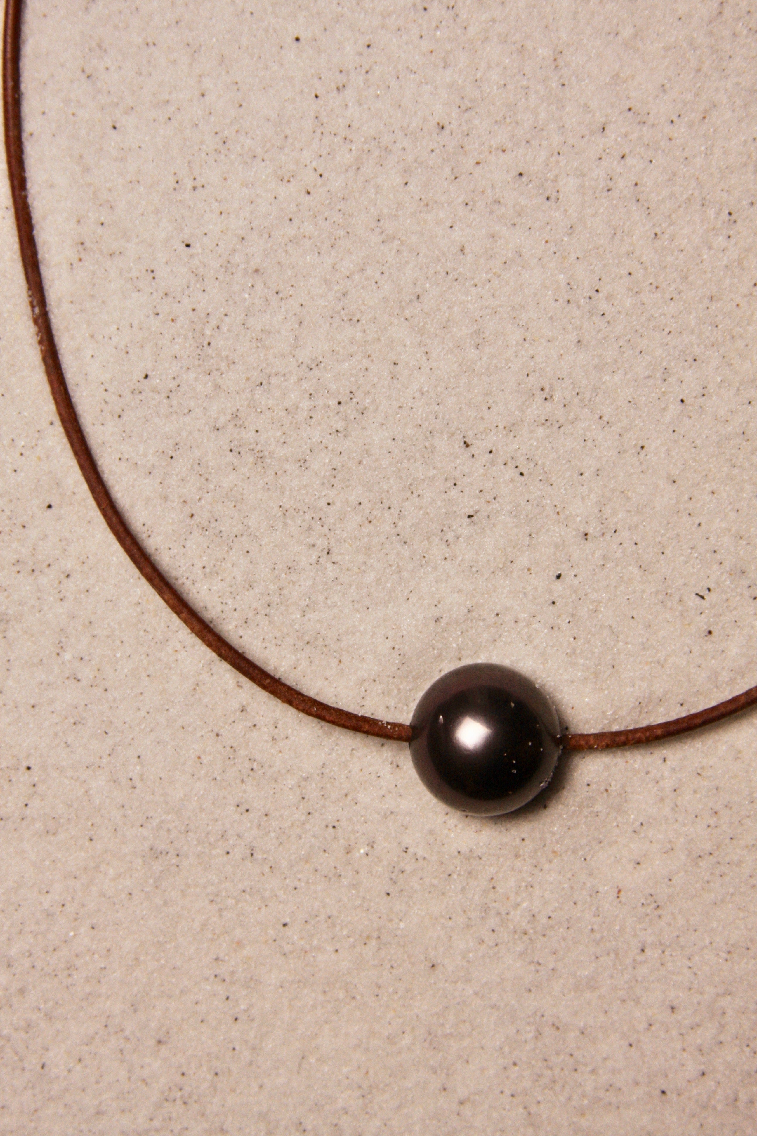 Extra Large Black Tahitian Single